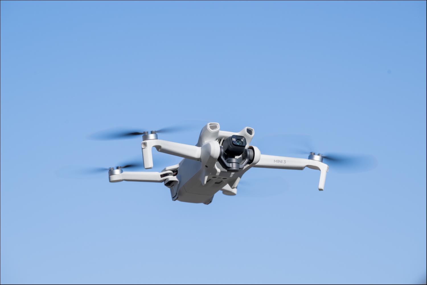 无人机新规实施，愈加严格的管控成为无人机发展的“双刃剑” | 钛媒体焦点