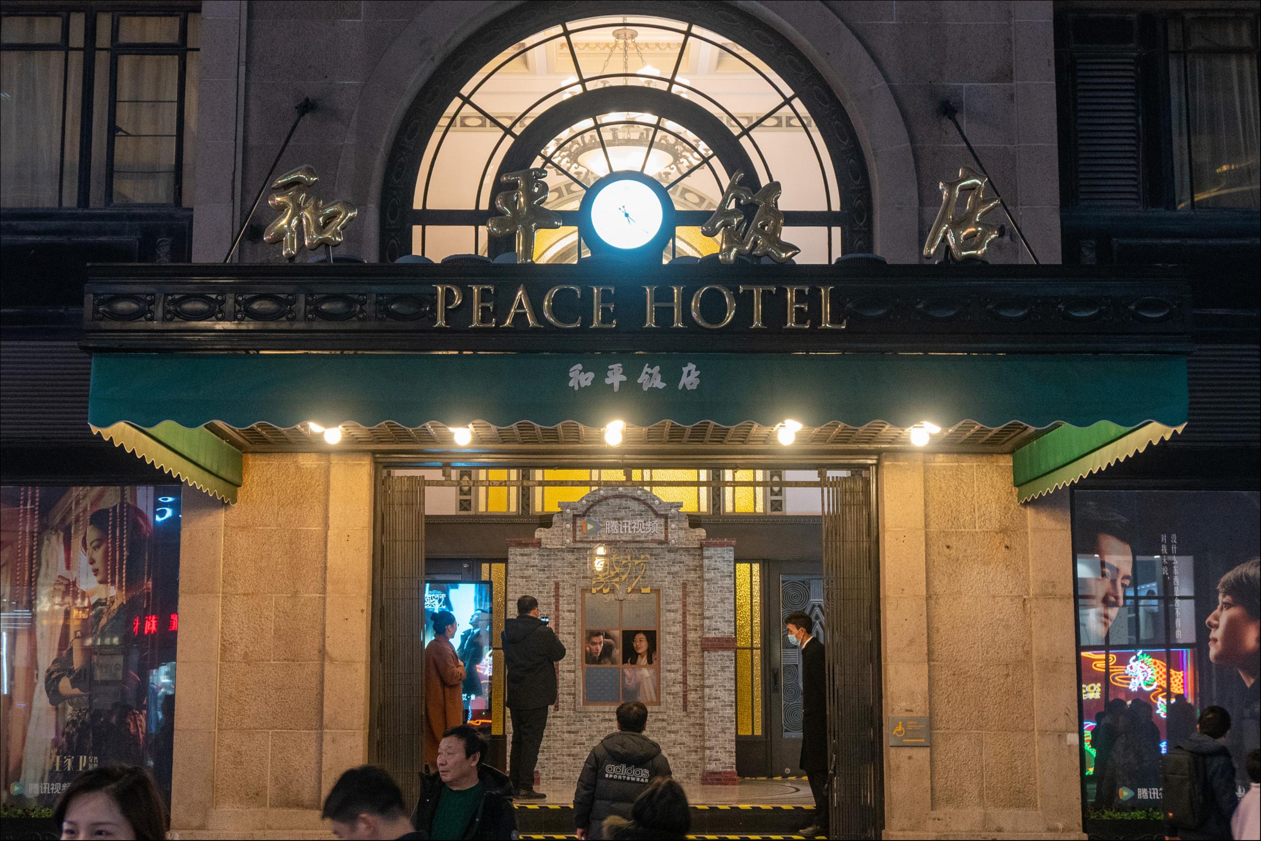 《大江大河3》与《繁花》：时代洪流中的两种变奏