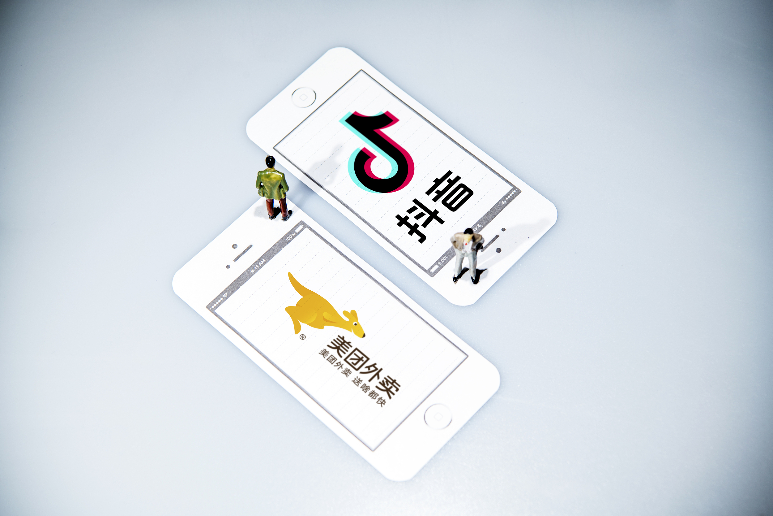 用低价抢了1800亿生意，抖音“逼疯”美团？