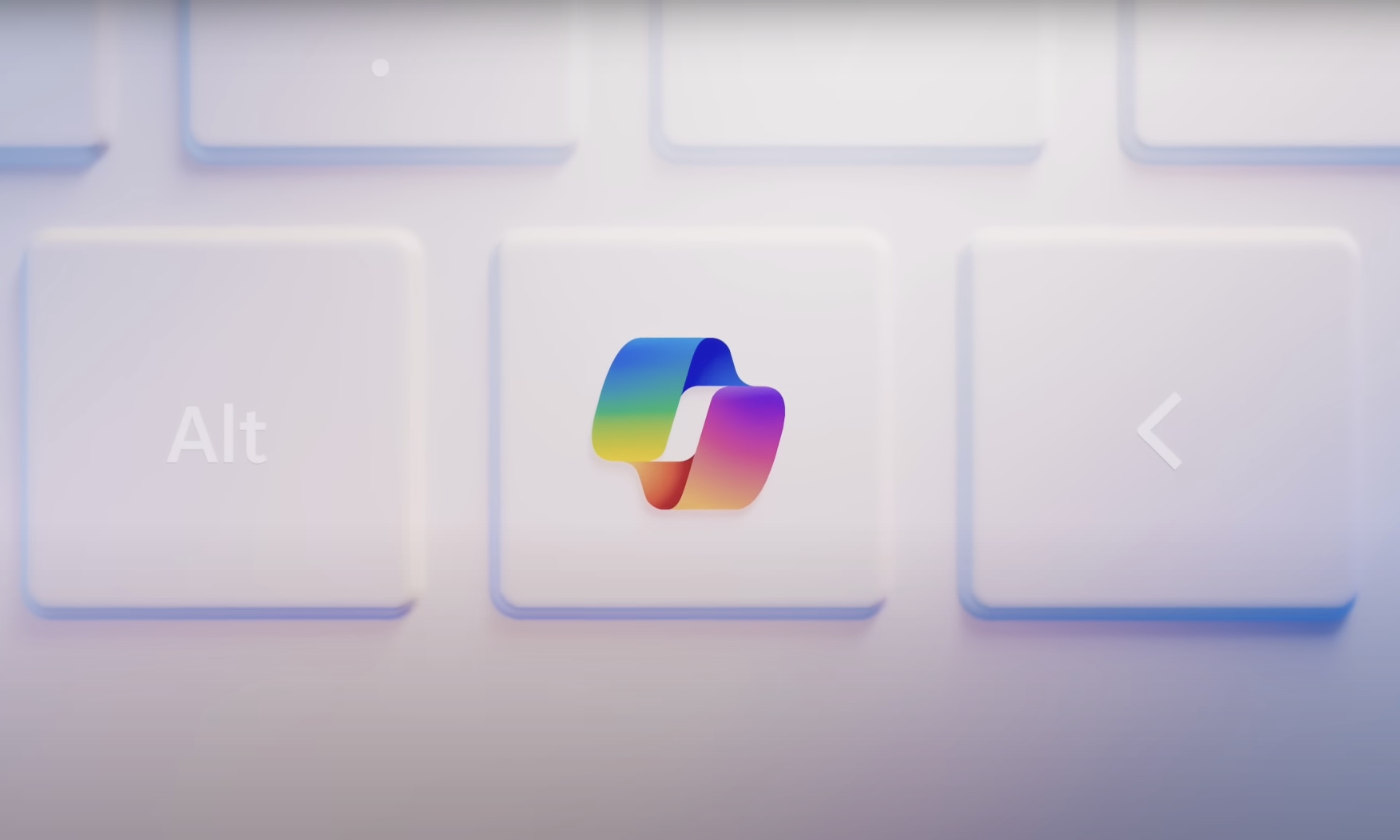 16GB内存才配用Windows 11  AI？混合大模型才是未来