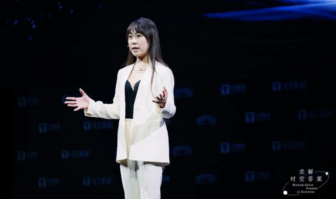 钛空年度书单·钛空人物志｜郝景芳：人之为人最宝贵的东西，是好奇心和对世界的爱和感知