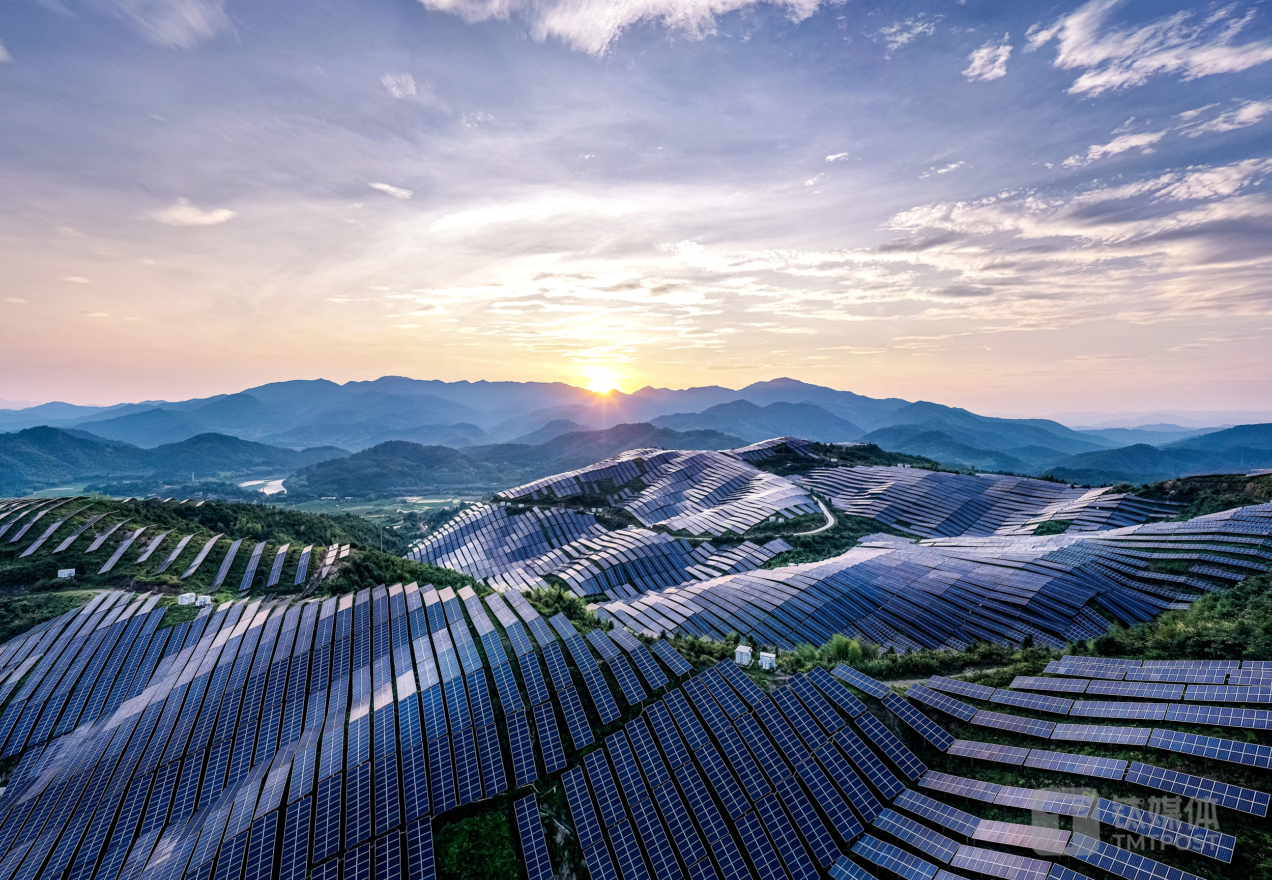 上市半年破发，阿特斯抛出近10亿元回购计划