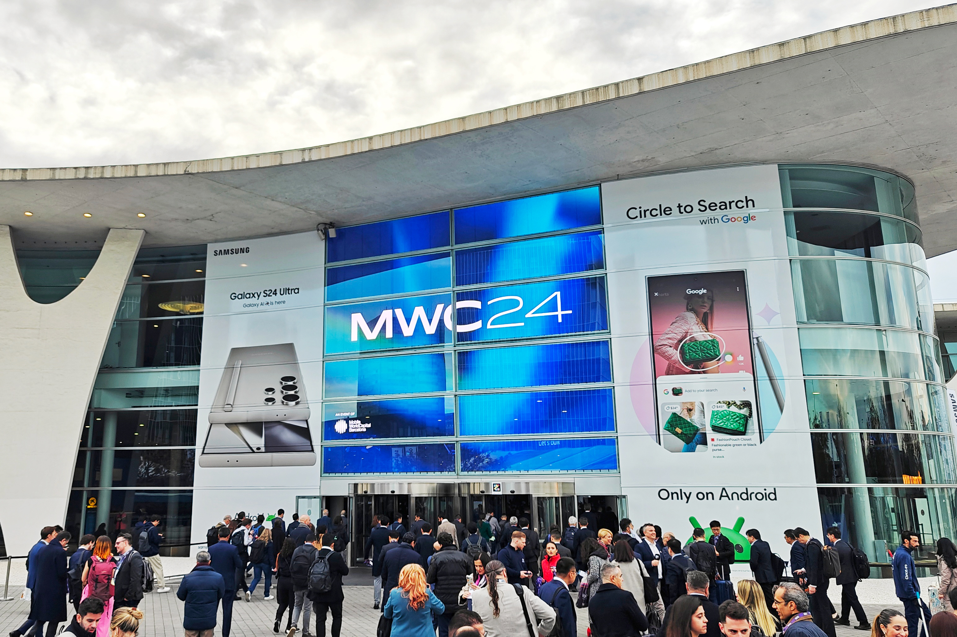 AI与5G-A称霸全展，中国厂商再占C位秀肌肉 | MWC 2024