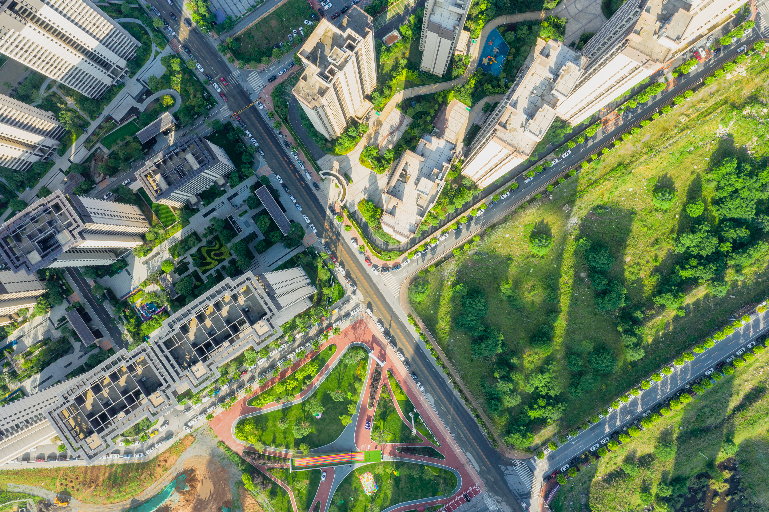 【钛晨报】有关人才培养、就业、房地产等民生热点，四部门负责人回应关切；字节跳动辟谣：暴雪前CEO洽购TikTok报道不实；离线休息权入法的提案已立案