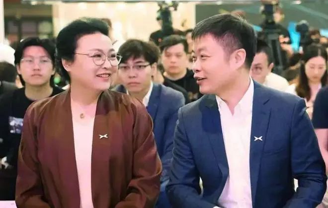 何小鹏干掉了老鹏友