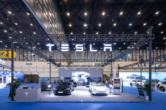 谁在将特斯拉挤下神坛？