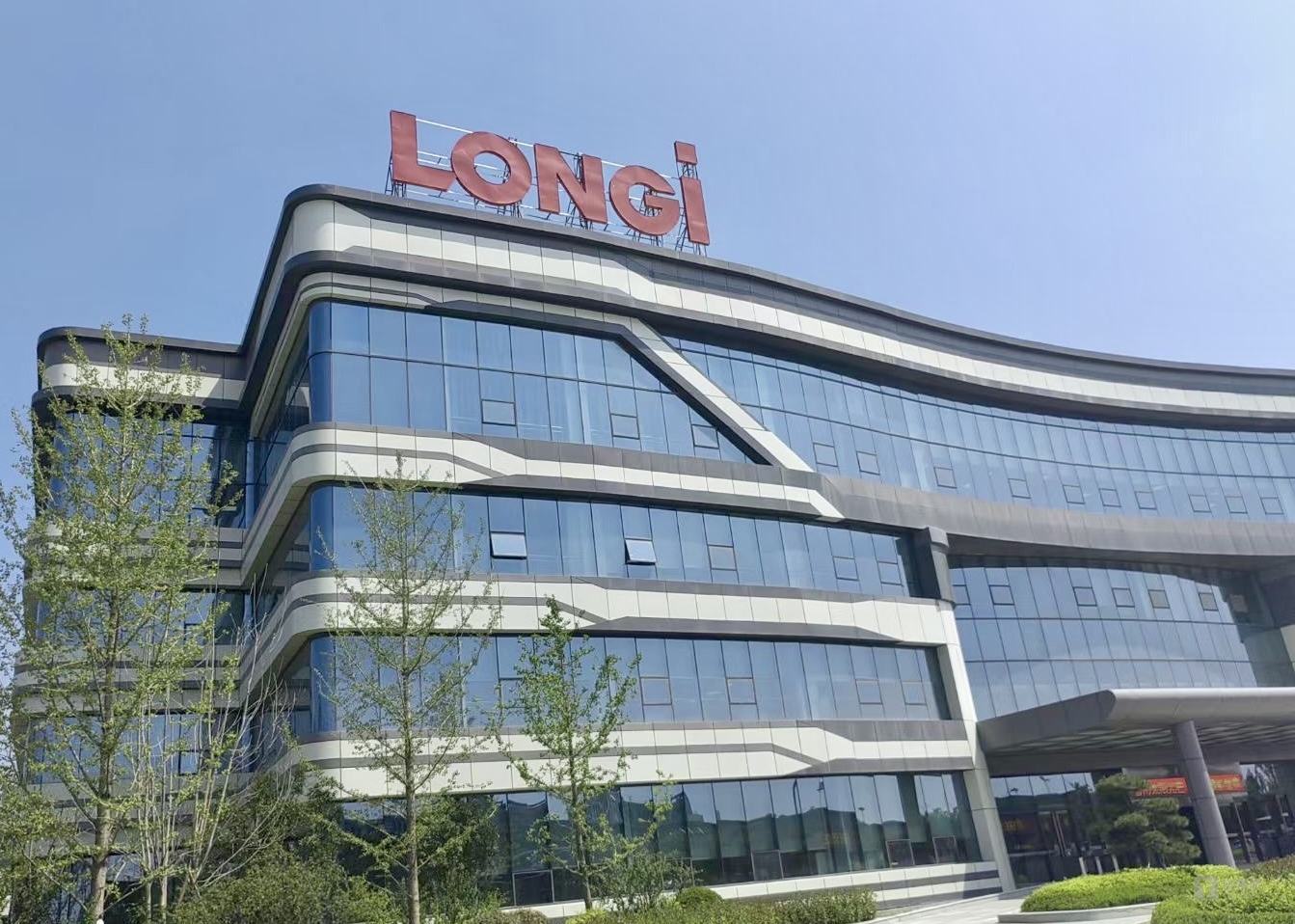 隆基绿能豪赌BC这一年：伪命题的技术之争与不再遮掩的营销战  | 钛媒体深度