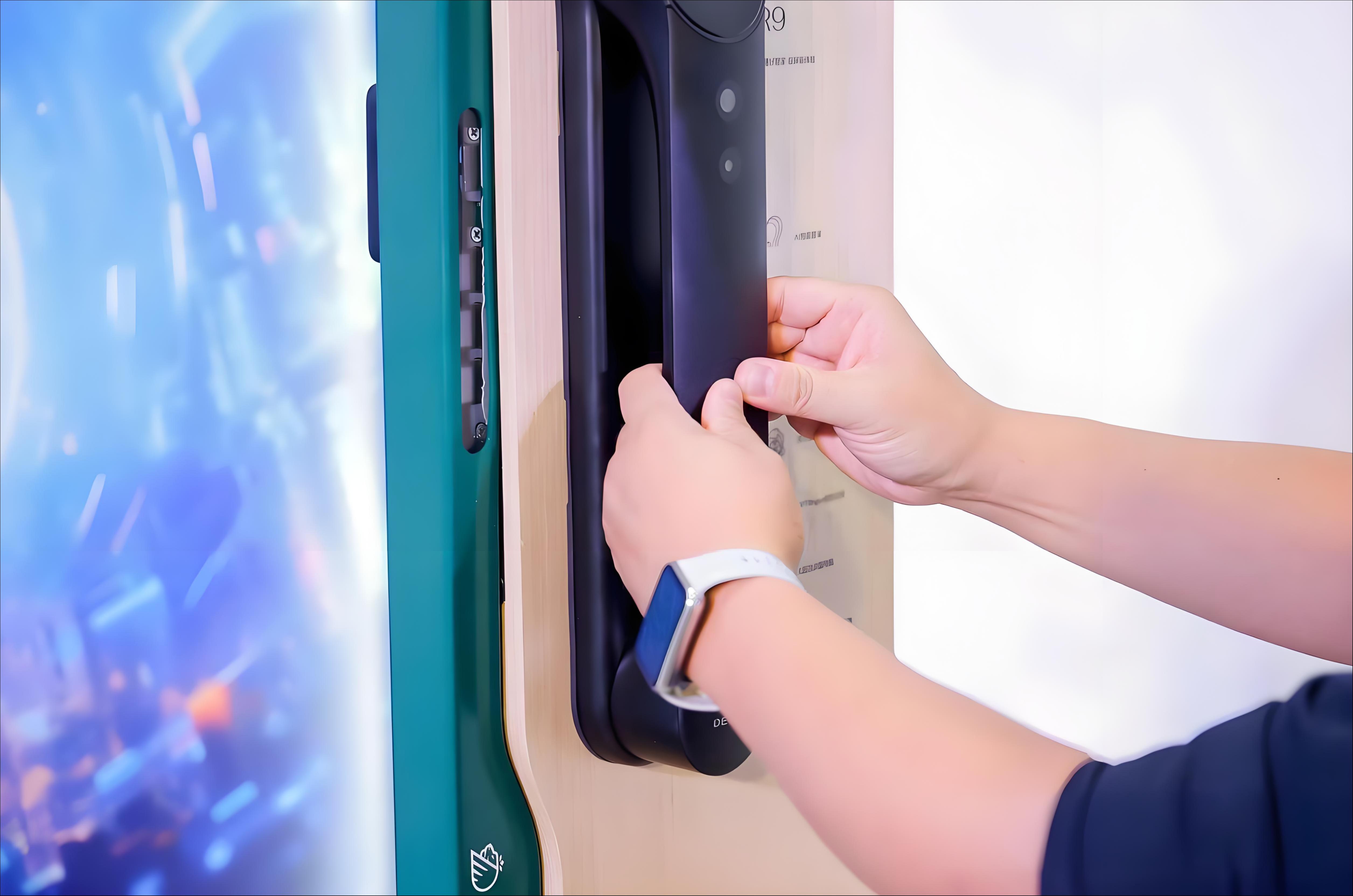 智能门锁赛道竞争加剧，德施曼将GPT技术引入指纹识别 | 科技前线