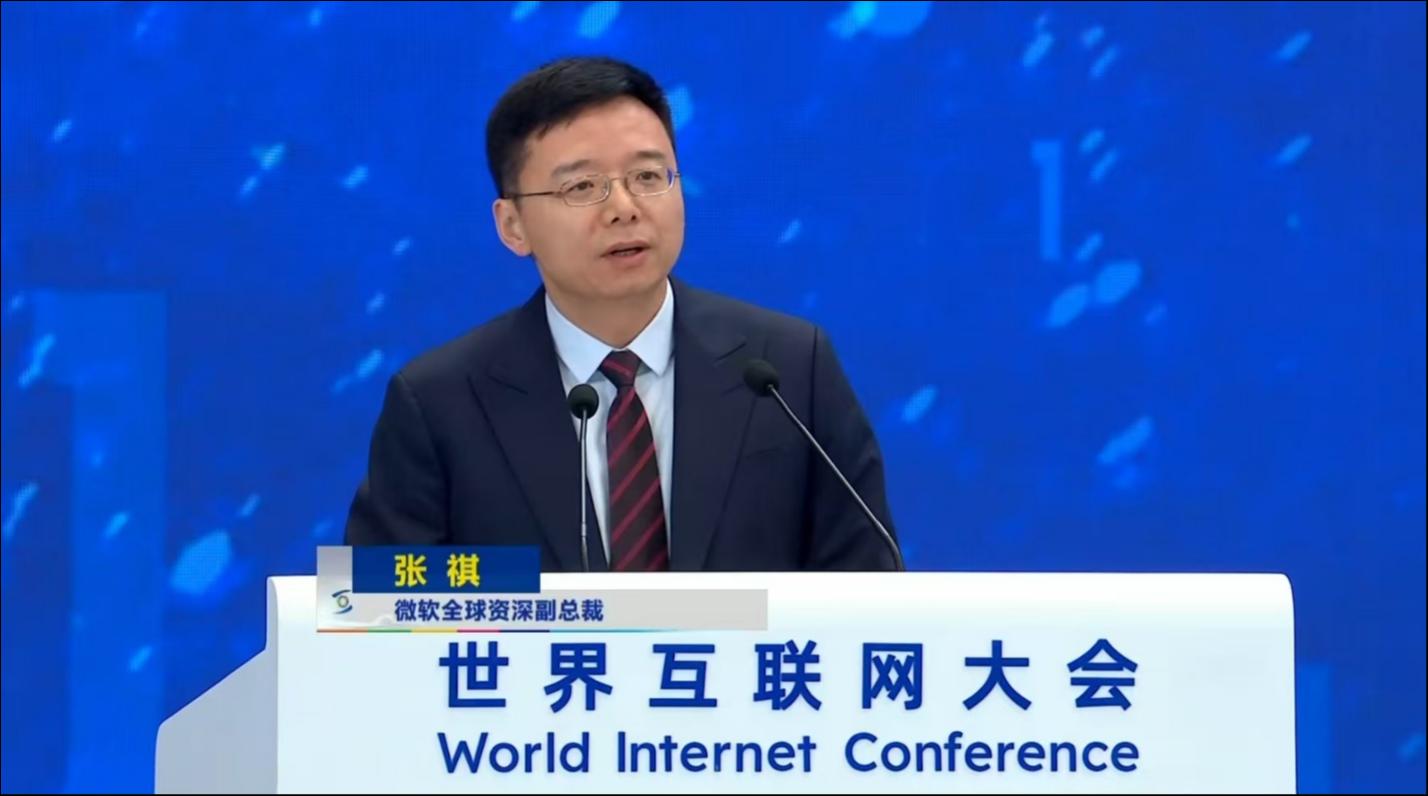 微软AI亚太区总裁张祺：一个季度内新增超100个客户的AI案例｜钛媒体AGI