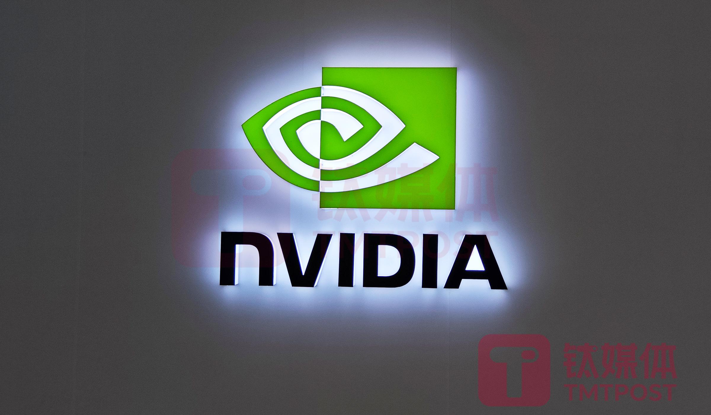 全年营收暴增114%，但股价不涨反跌，市场不相信黄仁勋还能造“英伟达泡沫”｜钛媒体AGI