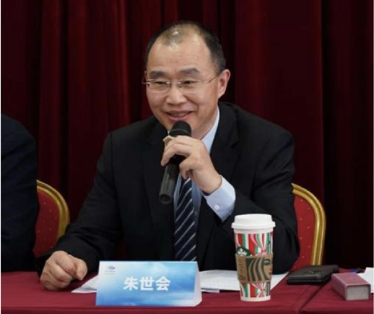 起底光智科技“蛇吞象”重组：左右互搏、估值冲突与增长迷雾 |钛媒体深度