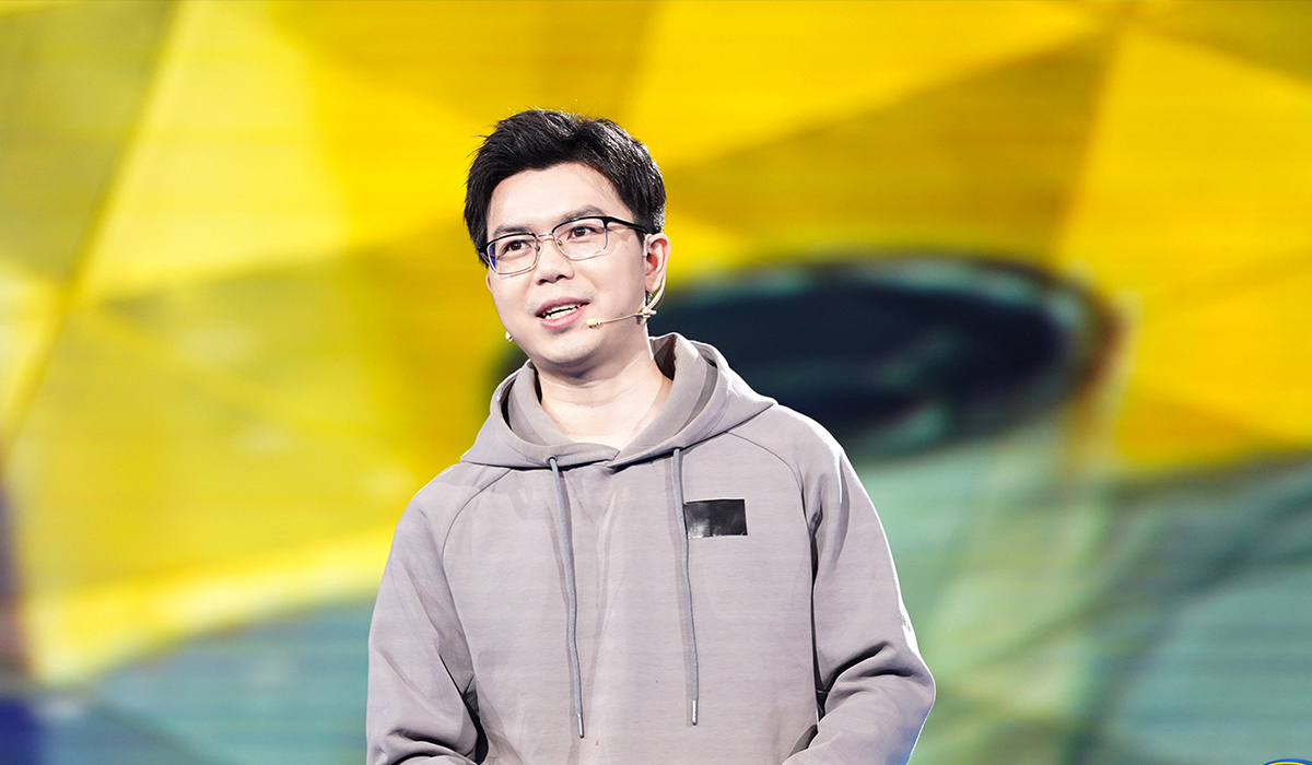 华为离职“天才少年”登上热搜，智元称“机器人公司不做大模型是没有未来的”｜钛媒体AGI