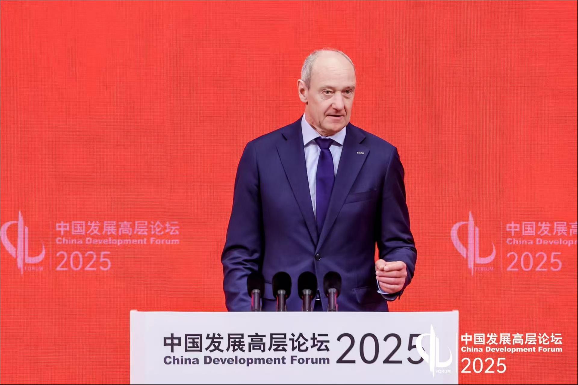 西门子董事长博乐仁：DeepSeek模型等中国创新正不断给世界带来惊喜｜钛媒体AGI