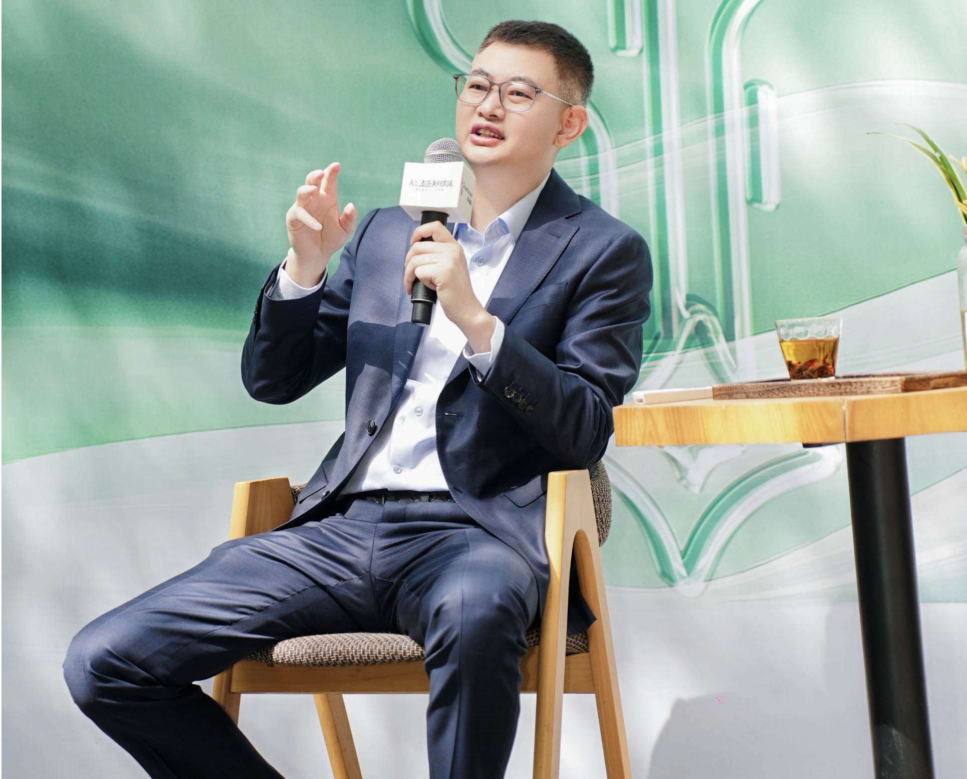 对话星纪魅族COO廖清红：AI要平权，手机是AI Device最大的终端