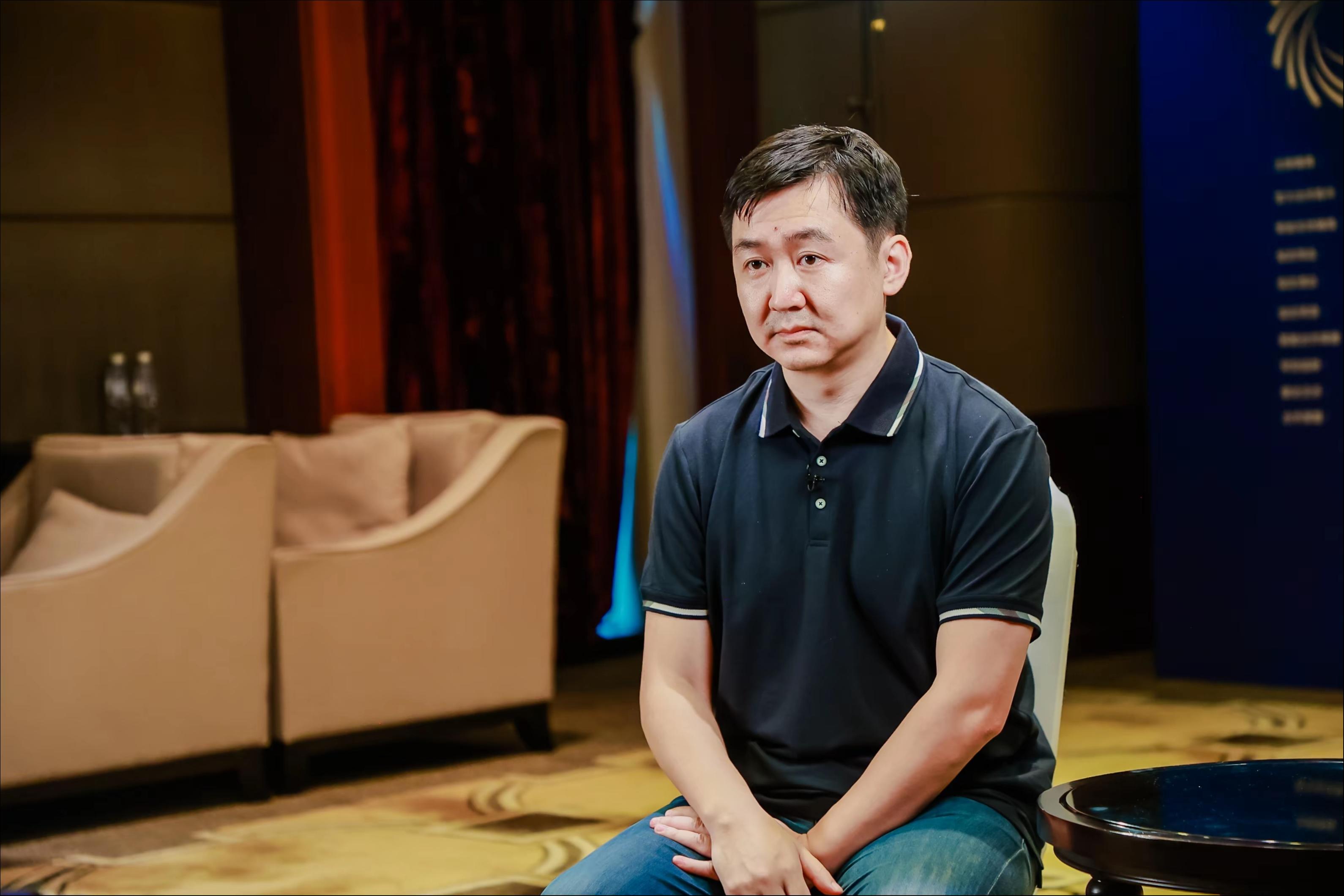 王小川反思创业2年失误：前期扩张无度，如今需减少多余动作专注AI医疗｜钛媒体AGI