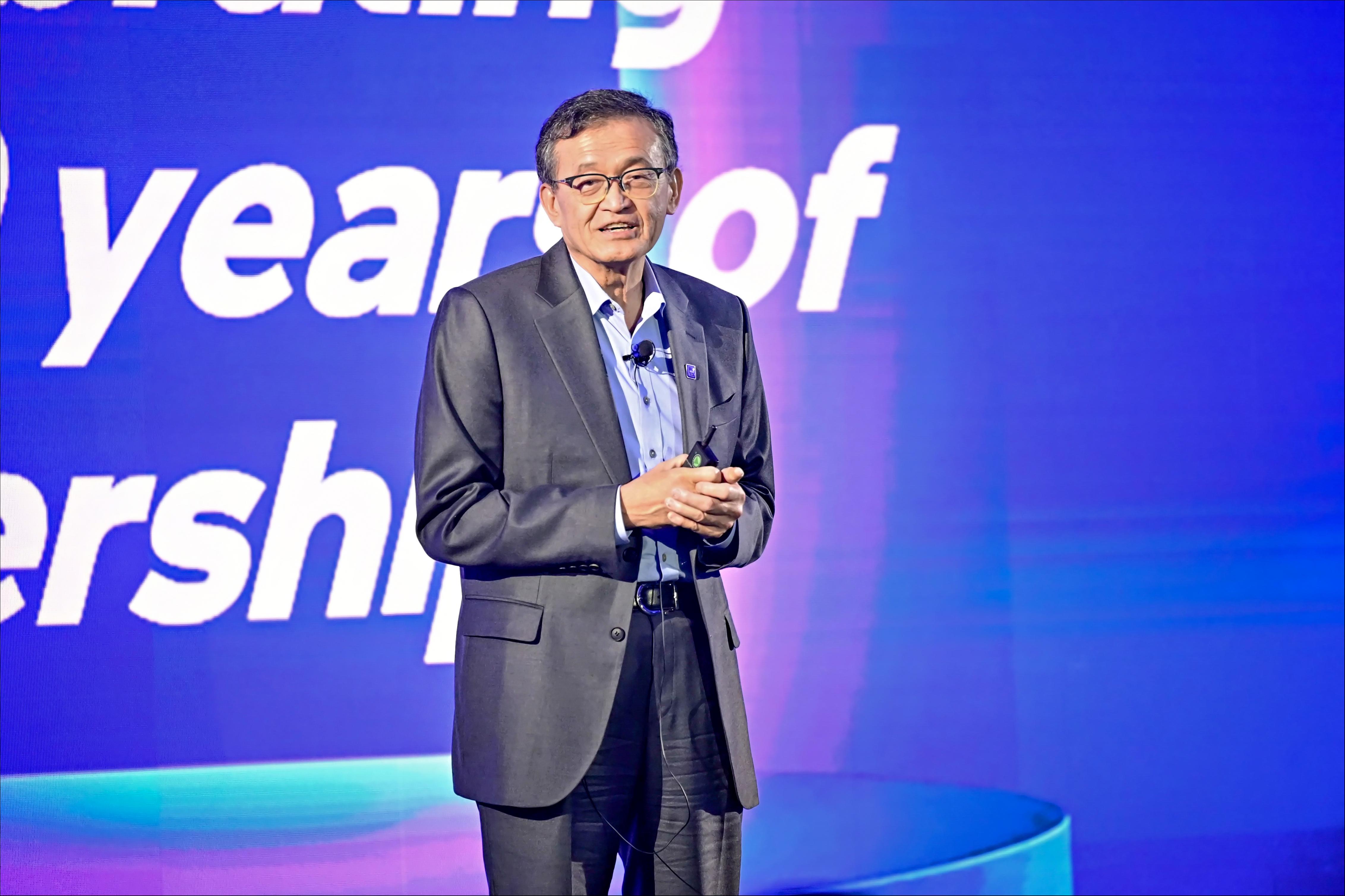 再战英伟达！英特尔发布全新AI推理GPU芯片，陈立武：想重回巅峰就需“说真话”