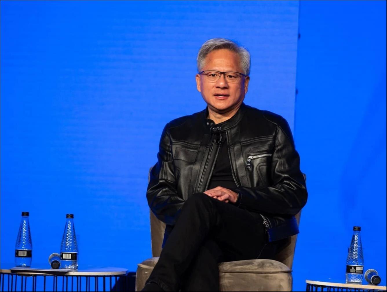 如何看待黄仁勋改口说，英伟达AI技术比华为领先一代？