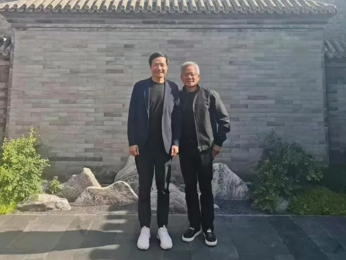 英伟达：中美通吃