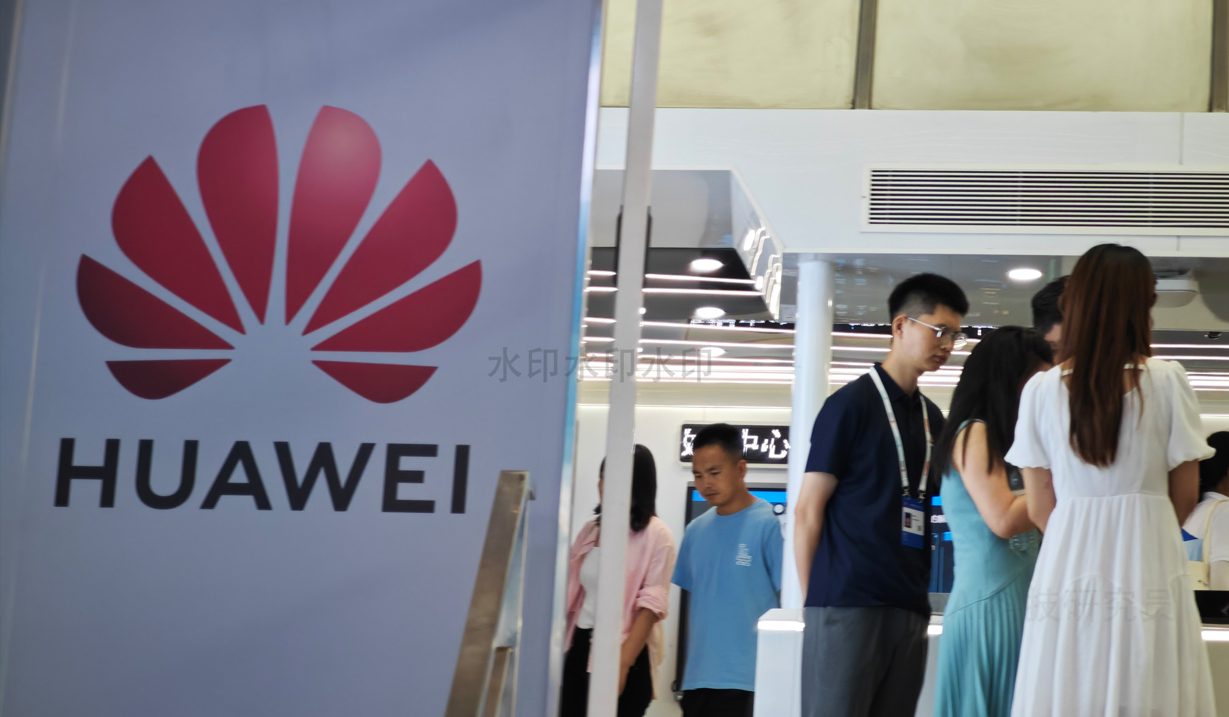 华为团队回应盘古开源AI模型抄袭争议：并非基于其他模型增量训练，已严格遵循开源许可