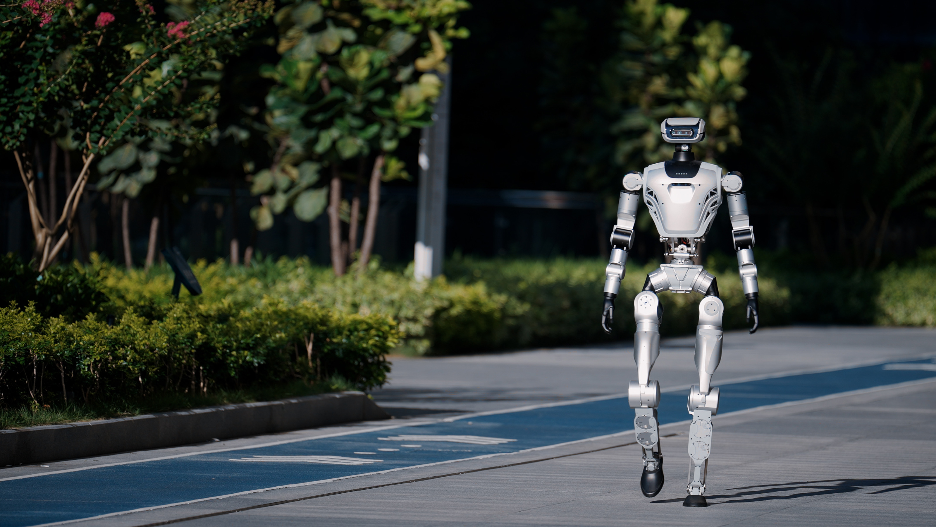 京东大手笔！领投逐际动力、众擎、千寻三家企业新融资，具身机器人热潮不减