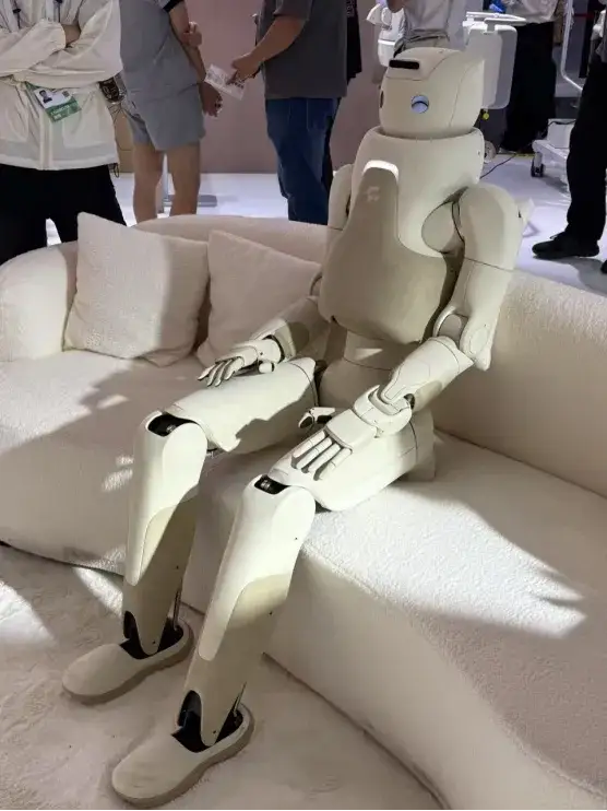 在WAIC 2025，寻找未来的确定性