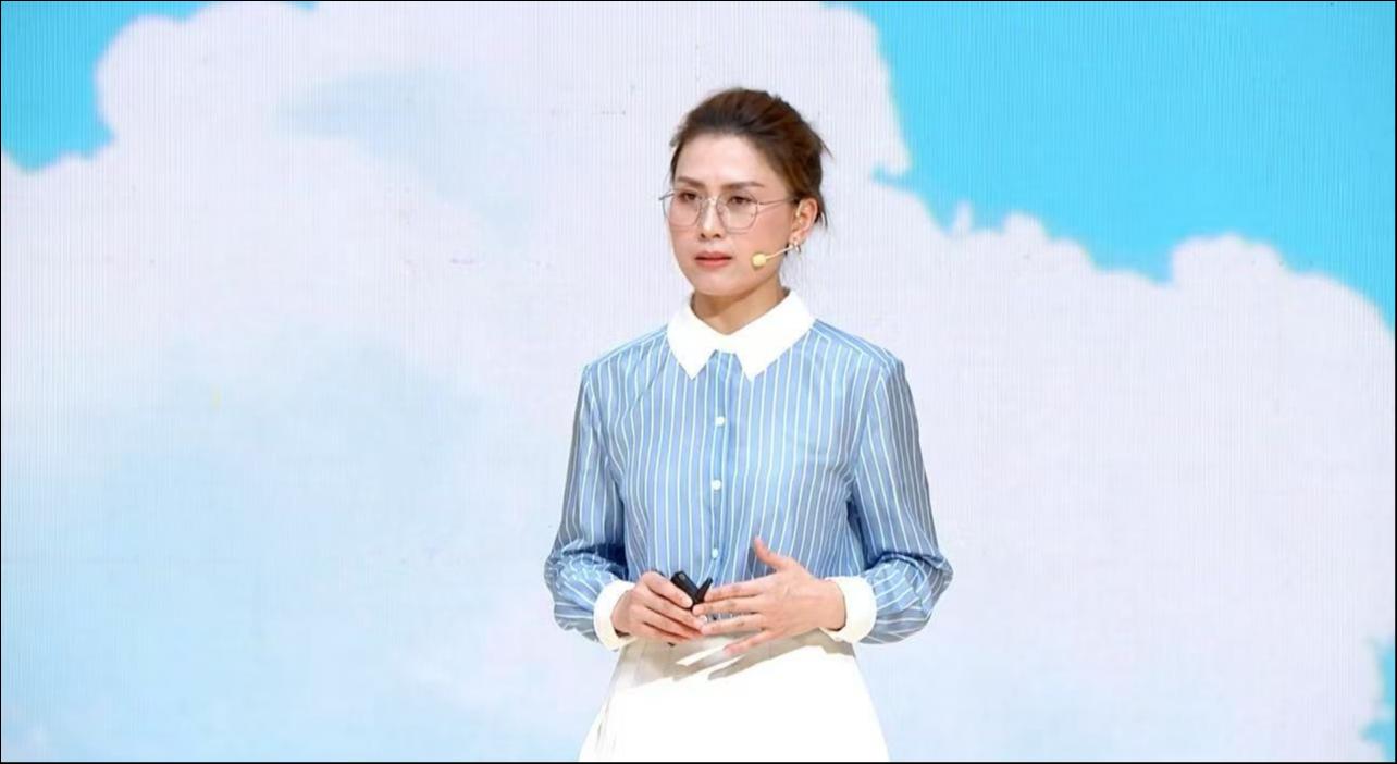 四款萌系车型齐亮相，爱玛×黄油小熊发布会解锁“可爱”的N种可能