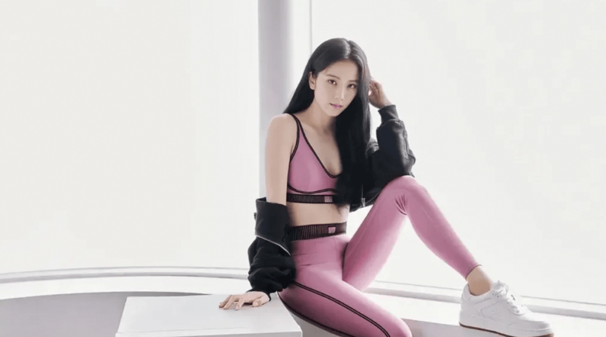 Lululemon的“头号对手”，一年让00后掏了70亿