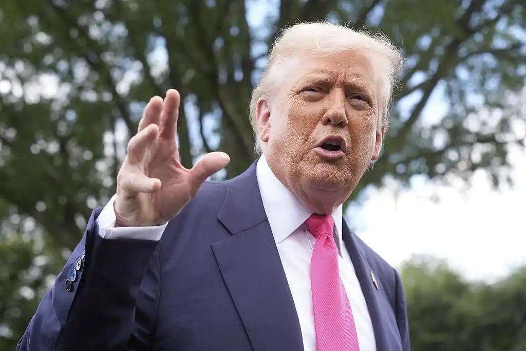 Trump Threatens India with "Penalty" On Top of  50% Tariffs over Trade with Russia