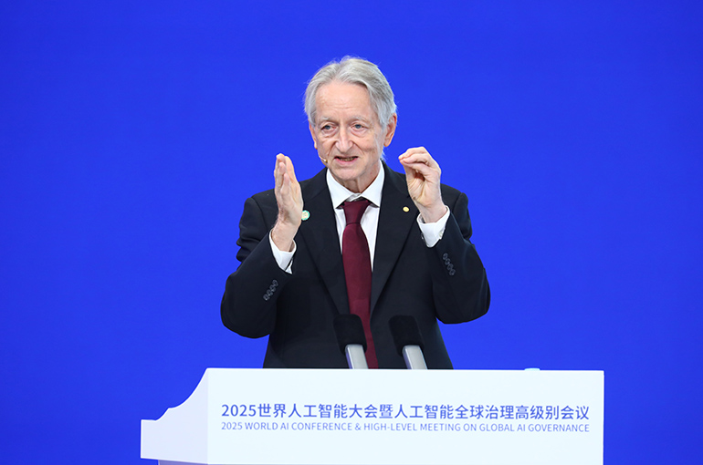 'AI Godfather' Geoffrey Hinton Raises Alarm on AI Takeover Risks at WAIC Shanghai
