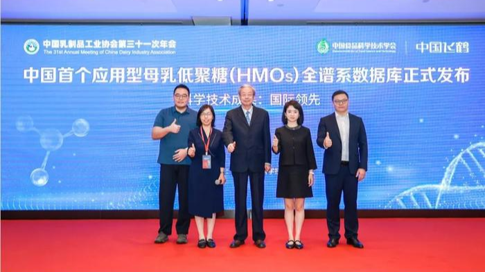 飞鹤2025半年报：全渠道销量及市场份额稳居第一，营收91.5亿筑牢基本盘