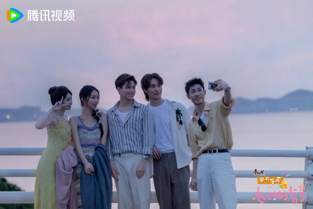 “二本恋综”真的来了，但观众为什么不爱看了？