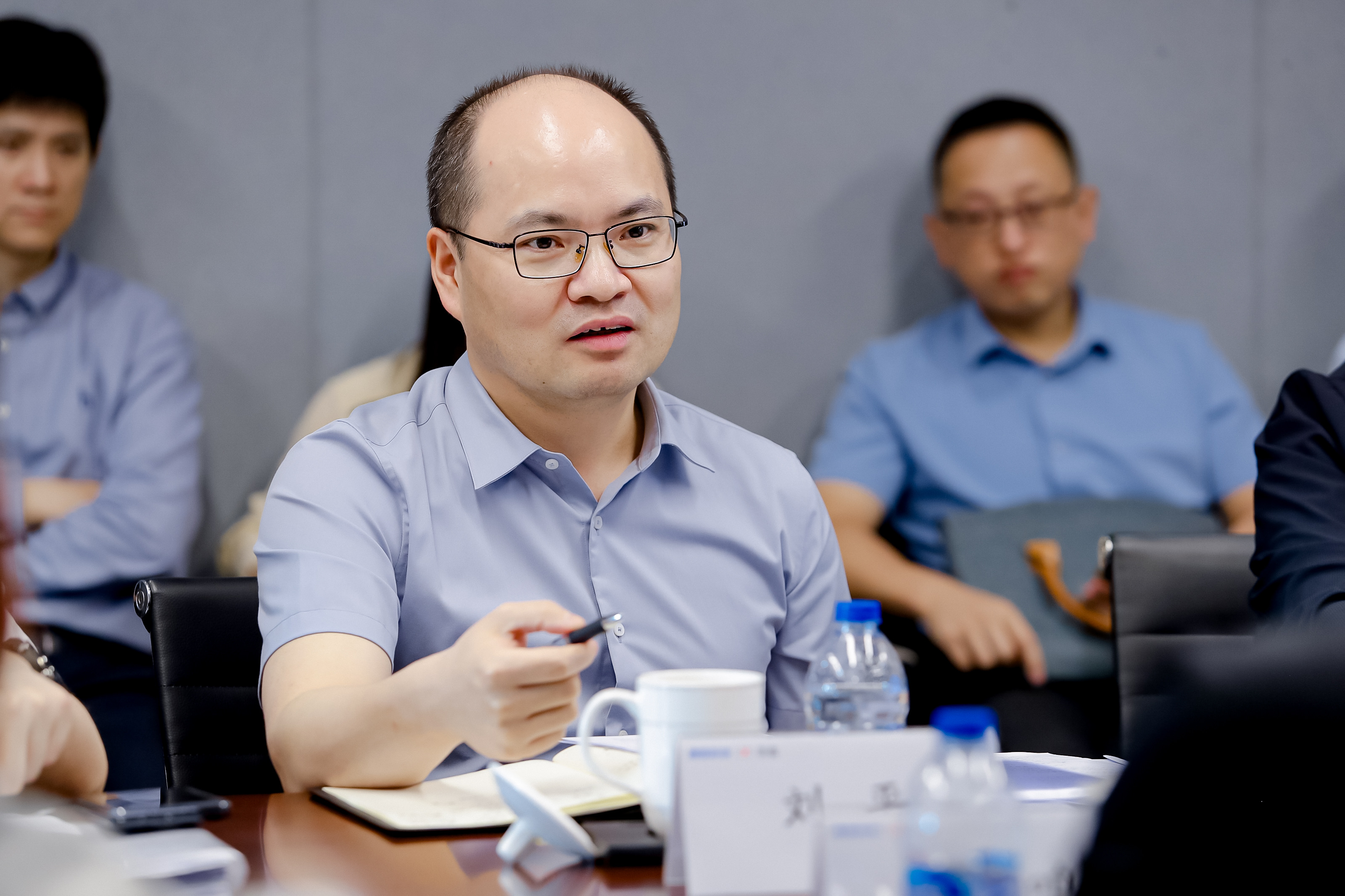 上海市长宁区区长刘平赴腾易科技调研