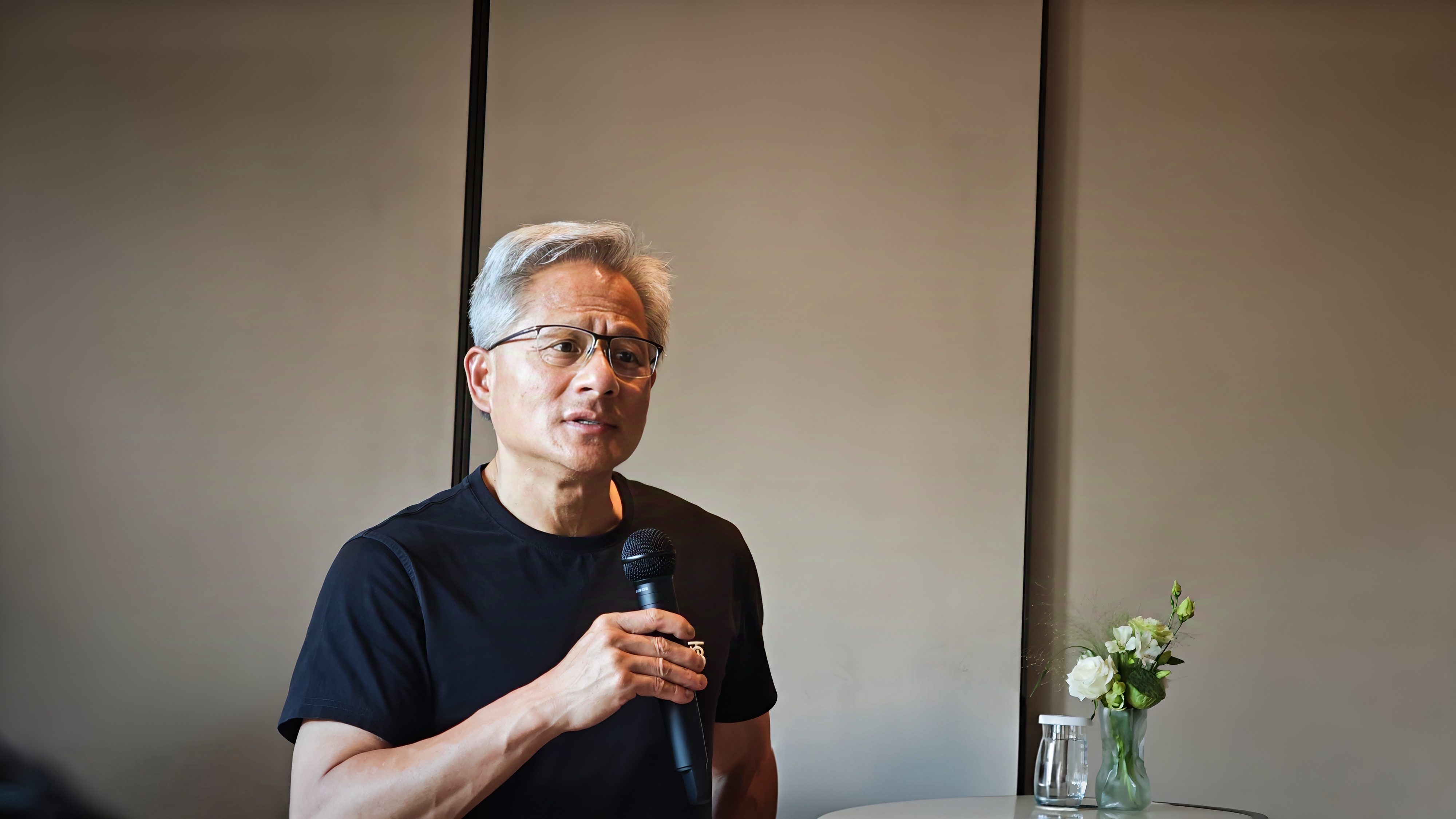 史诗级震撼！英伟达豪掷355亿入股英特尔，AI芯片产业要变天