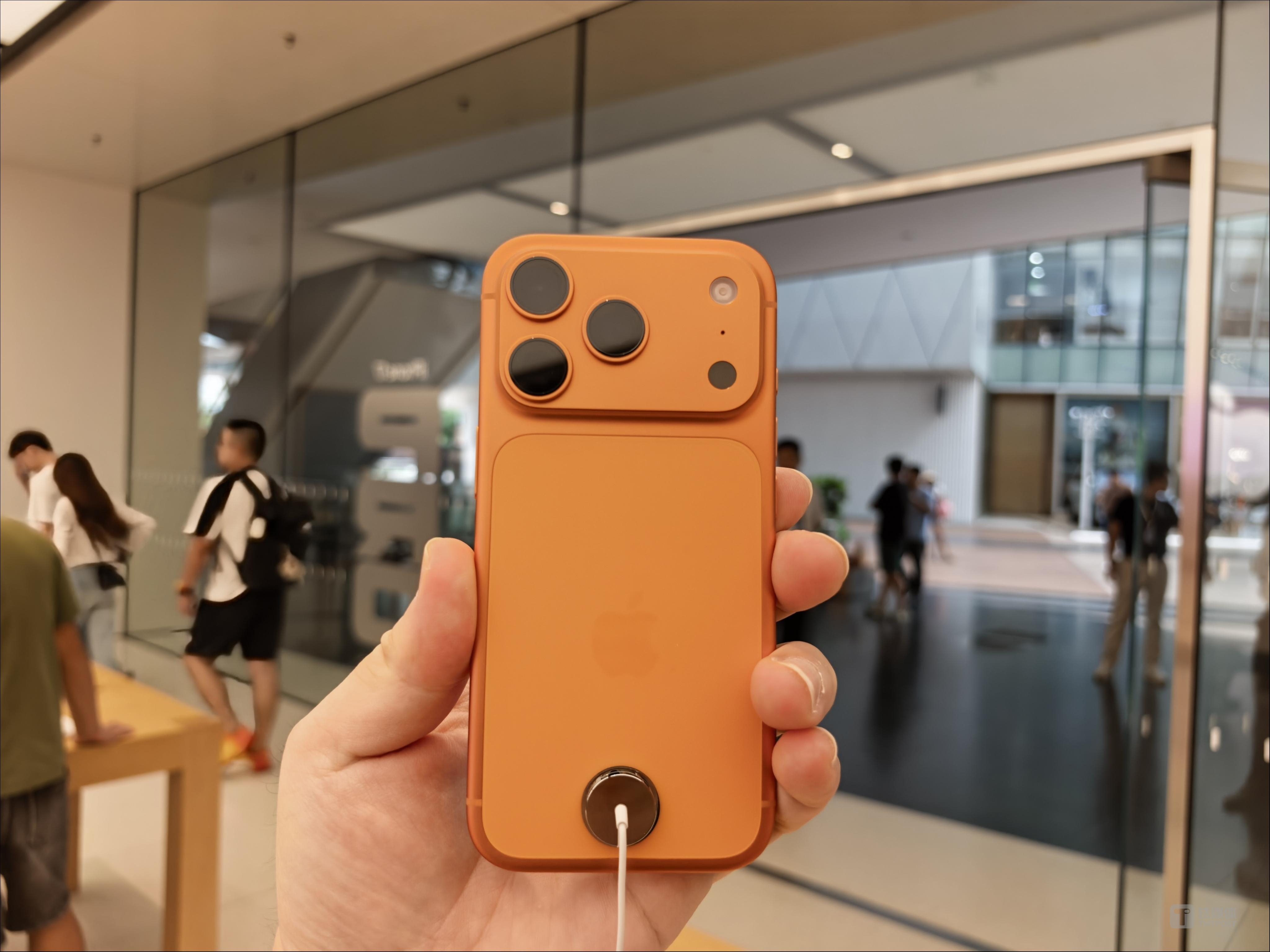 iPhone17 Pro Max，作者拍摄