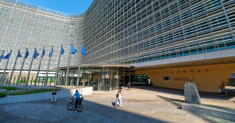 EU Seeks Restarting Metal Talks as U.S. Cuts Auto Tariffs to 15% Retroactive to Aug. 1