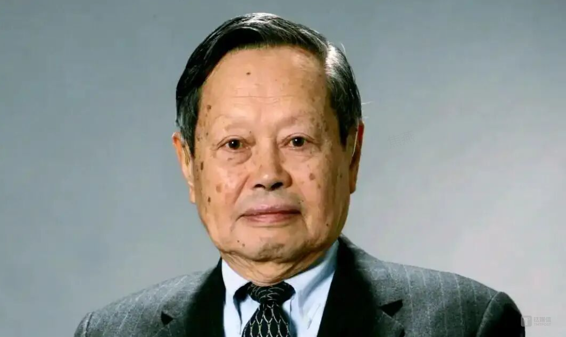 何祚庥院士谈杨振宁先生：超越世俗话题的科学丰碑