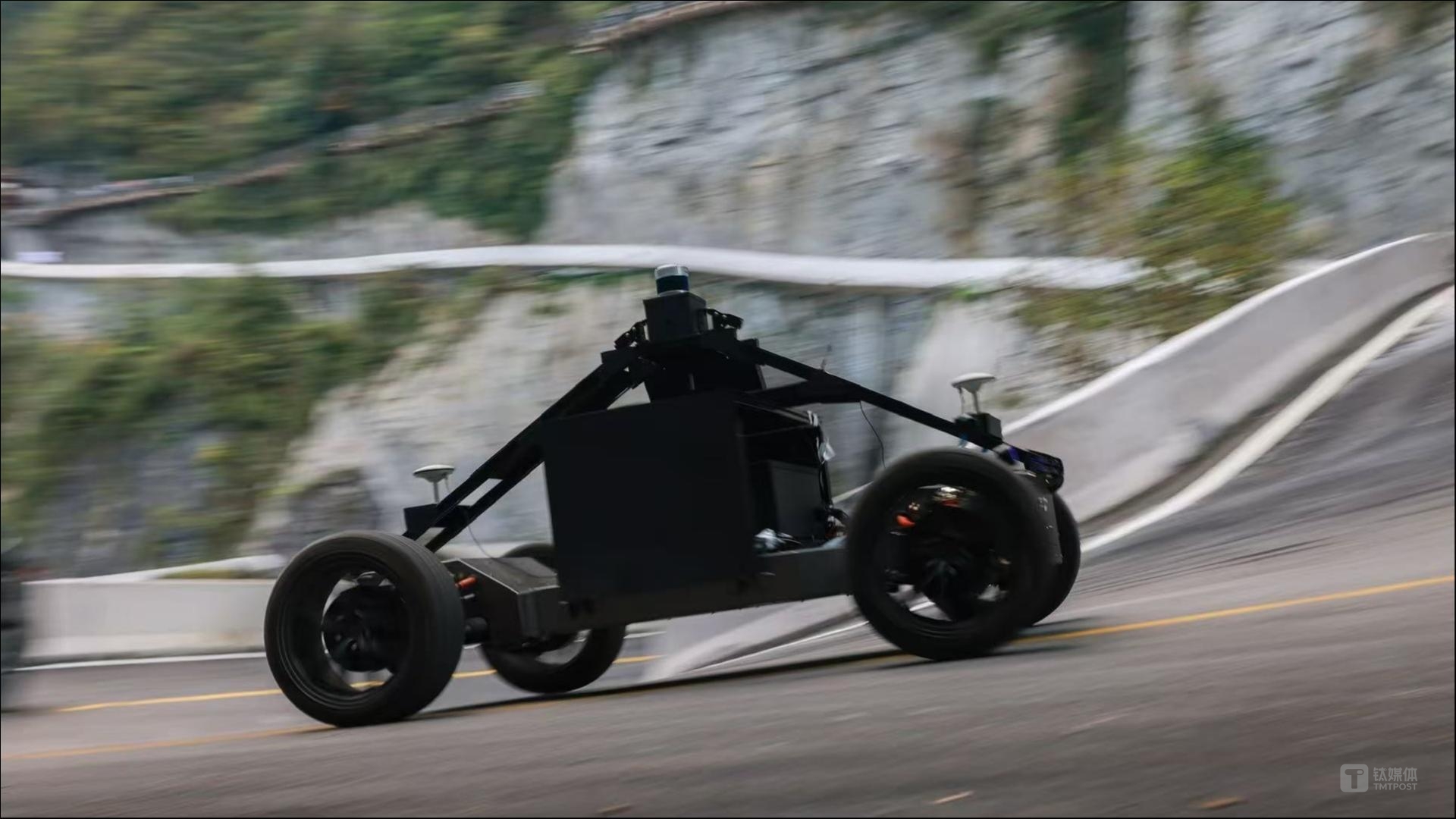 Hitch Open世界AI竞速锦标赛总决赛圆满收官，物理智能加速落地中国