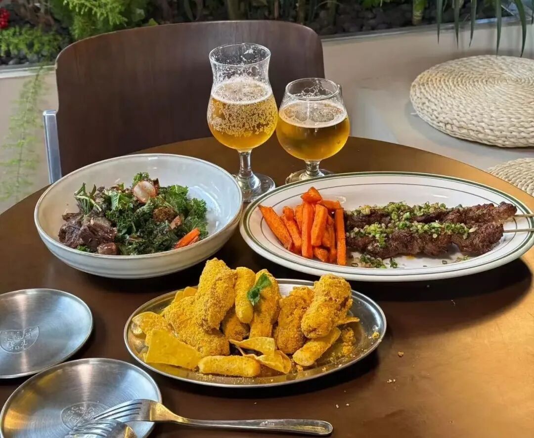 海底捞开汉堡店，要和麦肯抢生意？