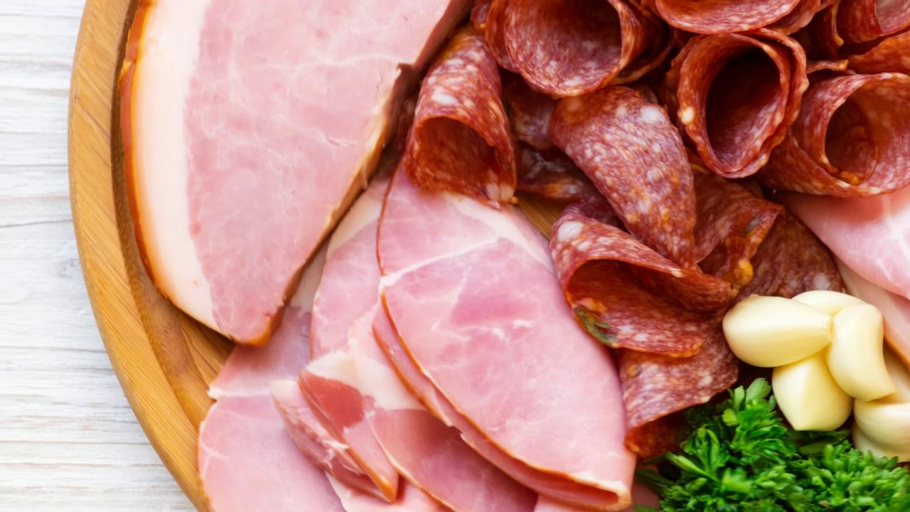 金字火腿业绩深陷六年低谷，莆田富豪跨界芯片按下加速键 ｜并购一线