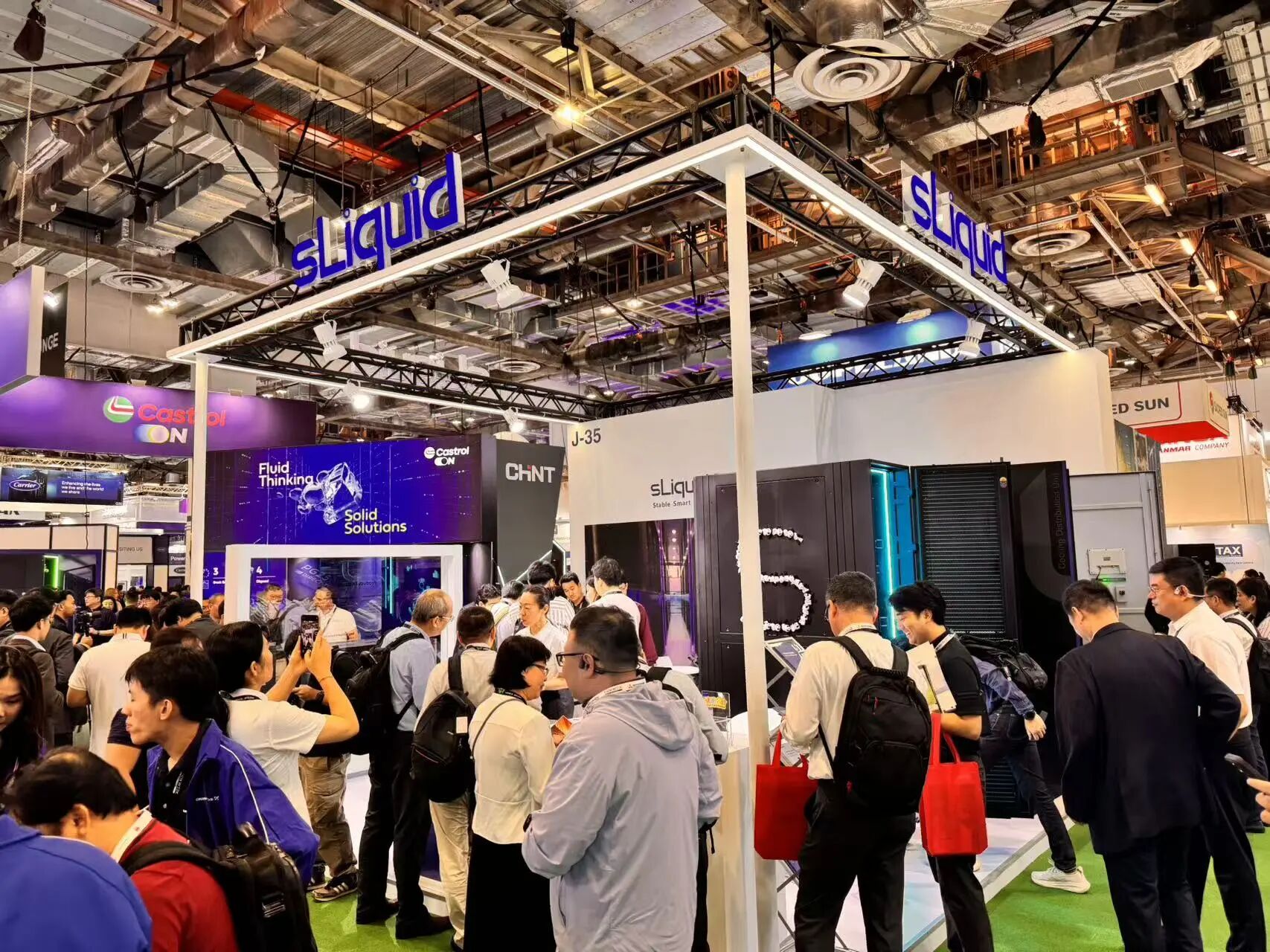 AI热与出海潮推高液冷需求，曙光数创“强攻东南亚”