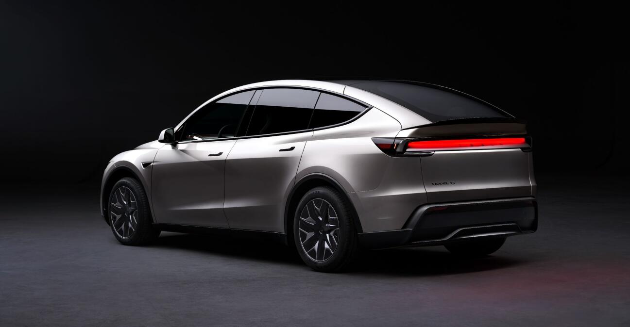 Tesla Q3 Revenue Sets Record but Earnings Fall 31%, Dragged by Tariffs, Fading Credits