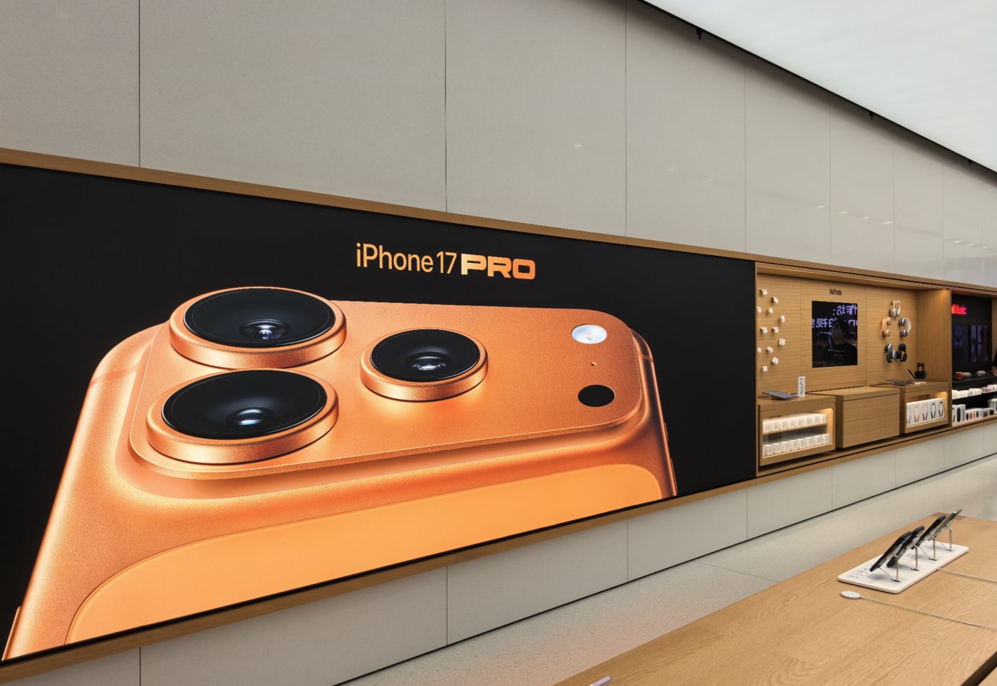 没有AI也能赢,iPhone托起了苹果的四万亿美金市值