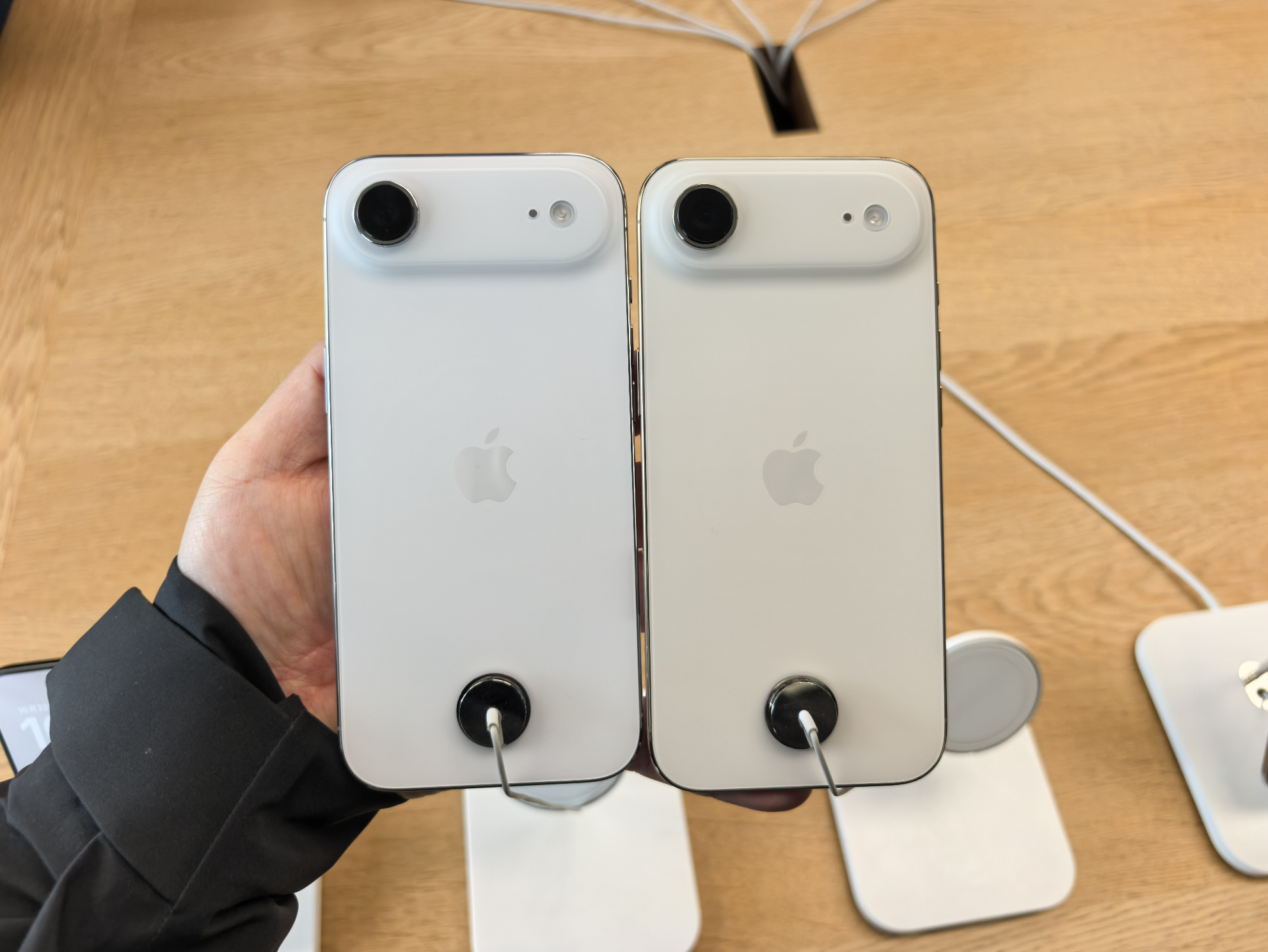 直击iPhone Air发售现场：开售即破发，小众“偏科生”难突围
