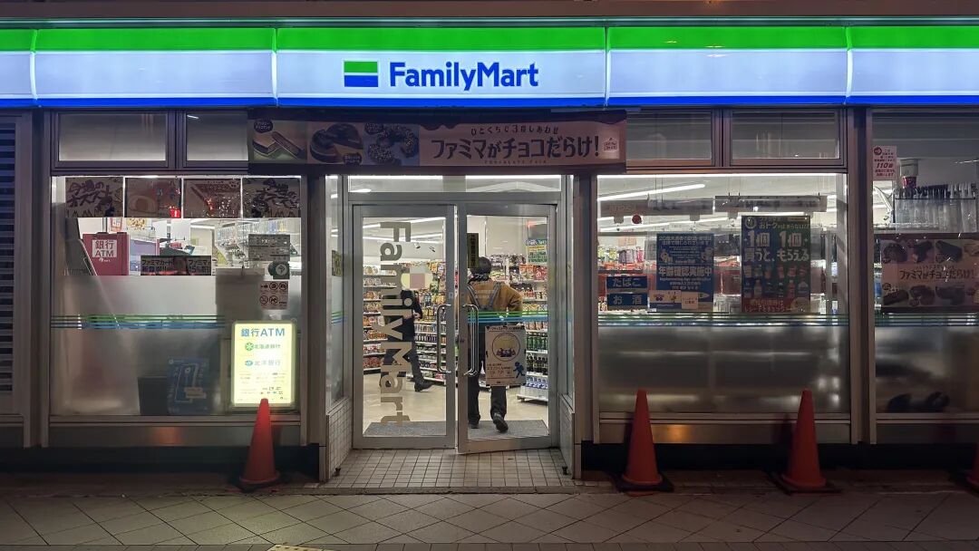 日本三大便利店的破局与新生：便利店的未来不一定在货架上