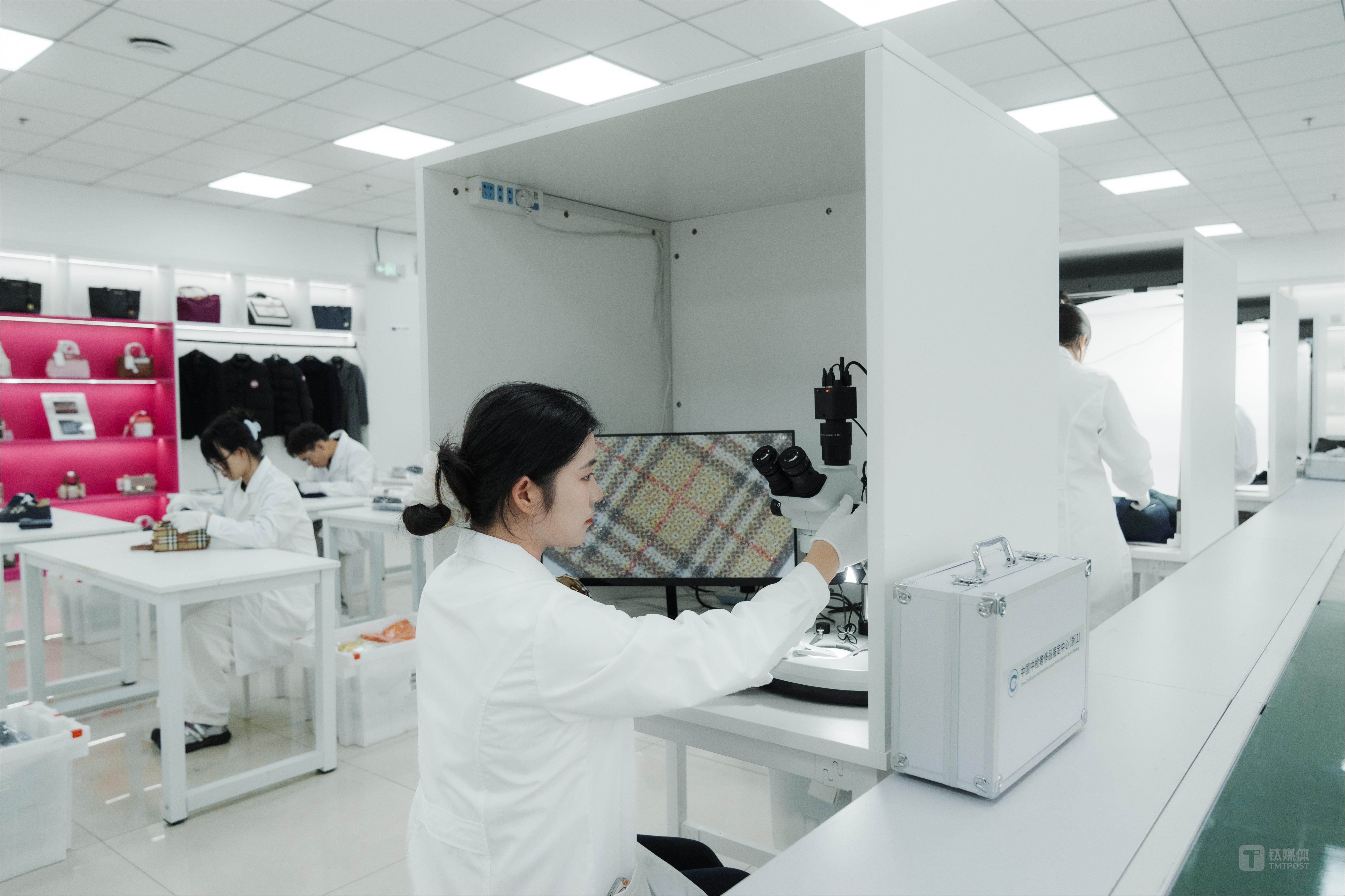 中国中检驻仓全检，“又好又省”或成奢侈品消费主流