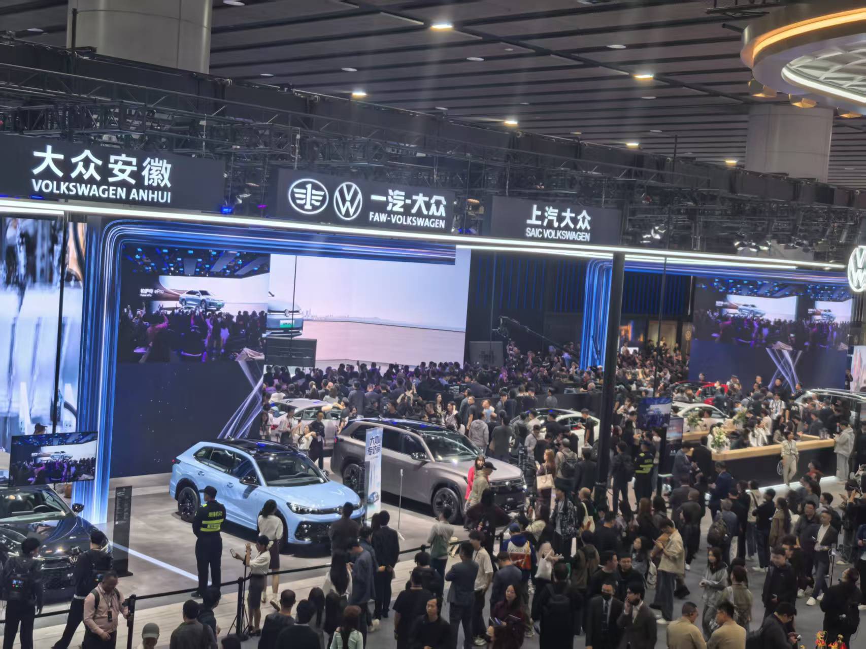 上汽大众押注 ID. ERA，杀入增程 9 系主战场