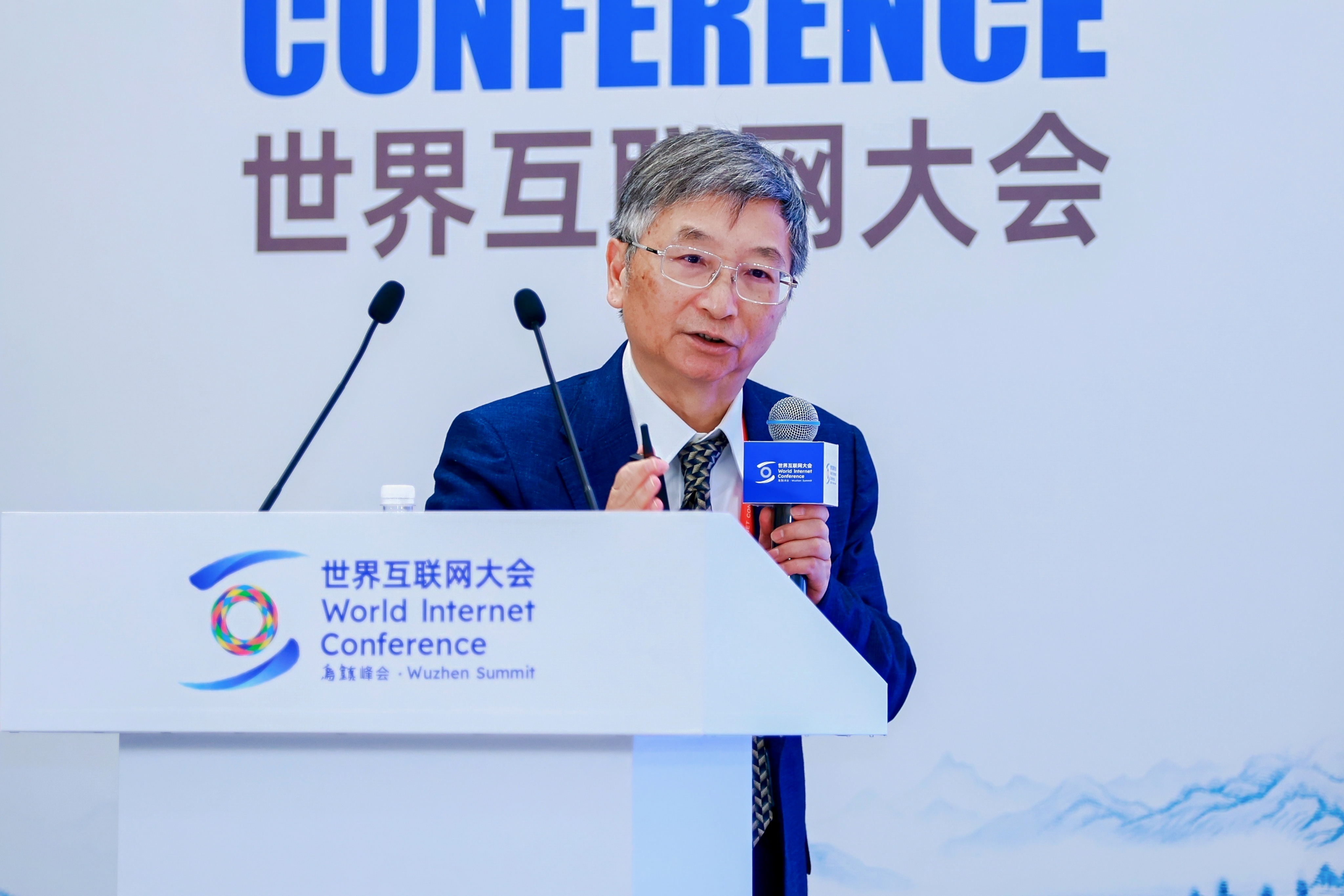 中国科学院院士、上海硅酸盐研究所研究员 陈立东