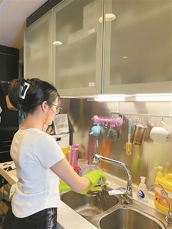 “全职儿女”，是新型“啃老”？