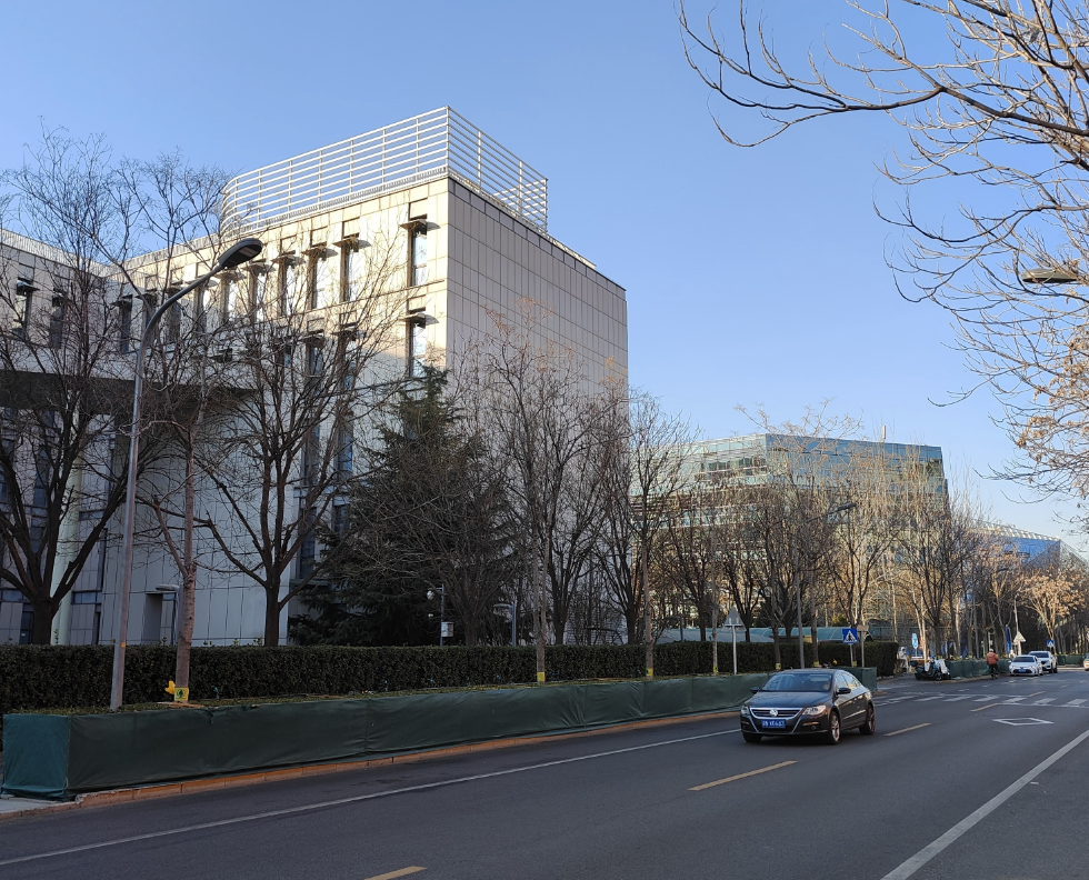 日薪300，我在后厂村“手搓”人形机器人