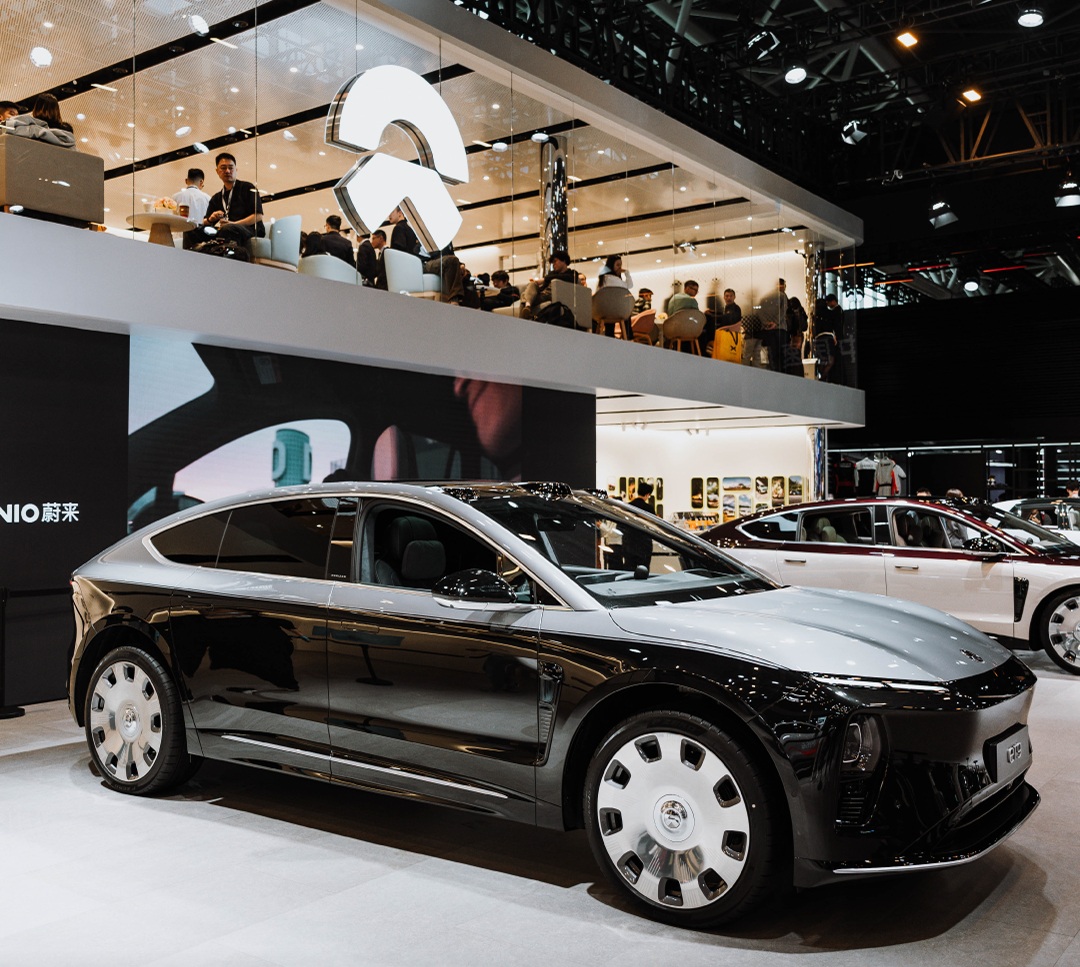 NIO Shares Tumble Nearly 6% as November Deliveries Signal Monthly Decline